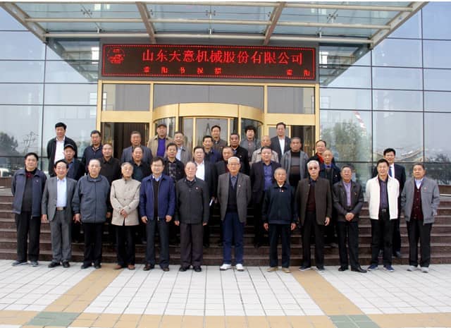 兗州區(qū)人大、政協(xié)領(lǐng)導(dǎo)蒞臨天意機(jī)械參觀考察